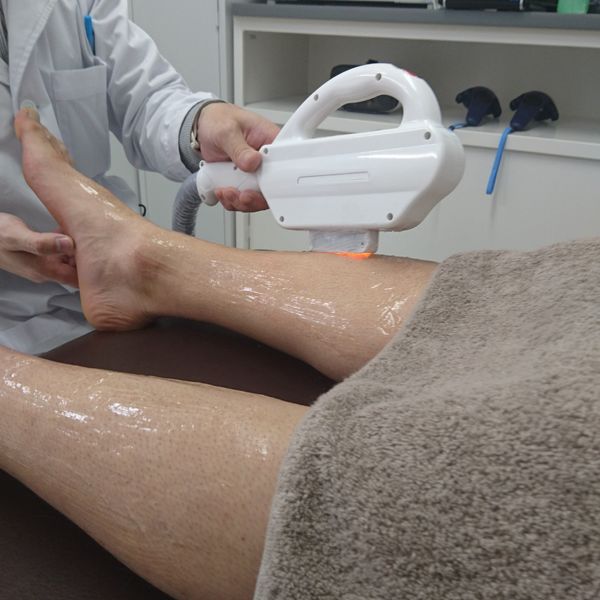 スネ毛を薄くするには男性専用脱毛サロンをおすすめします